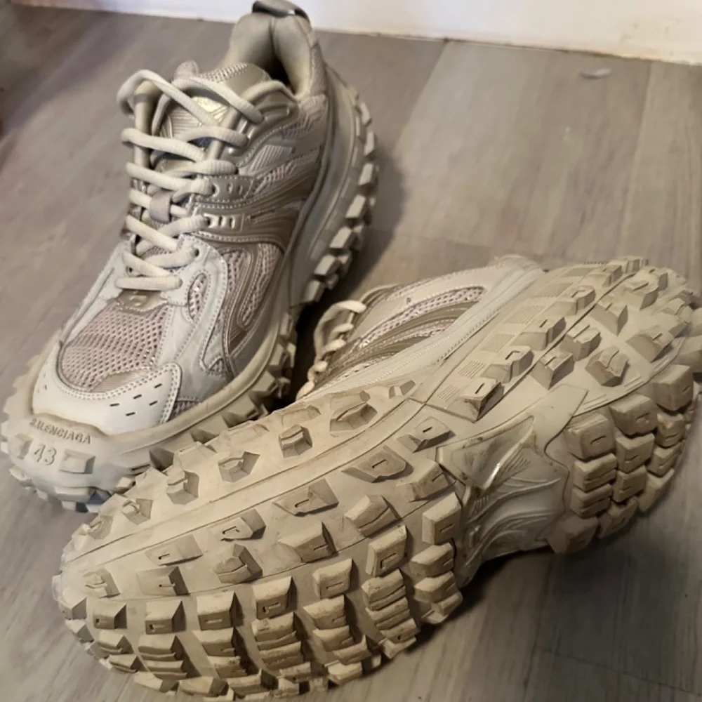 BALENCIAGA SHOES - Picture 6 of 6